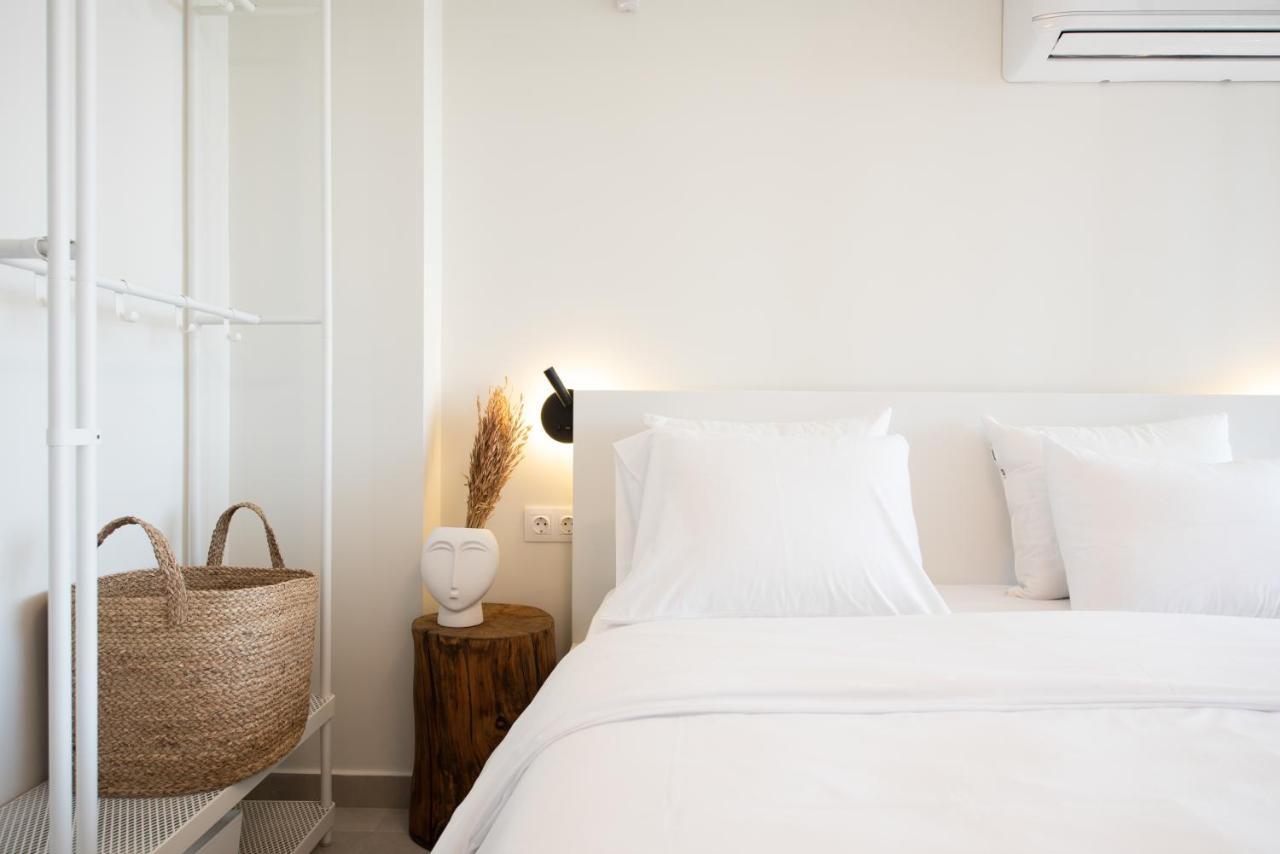 Serene Seafront Villas Nea Iraklia Exterior photo