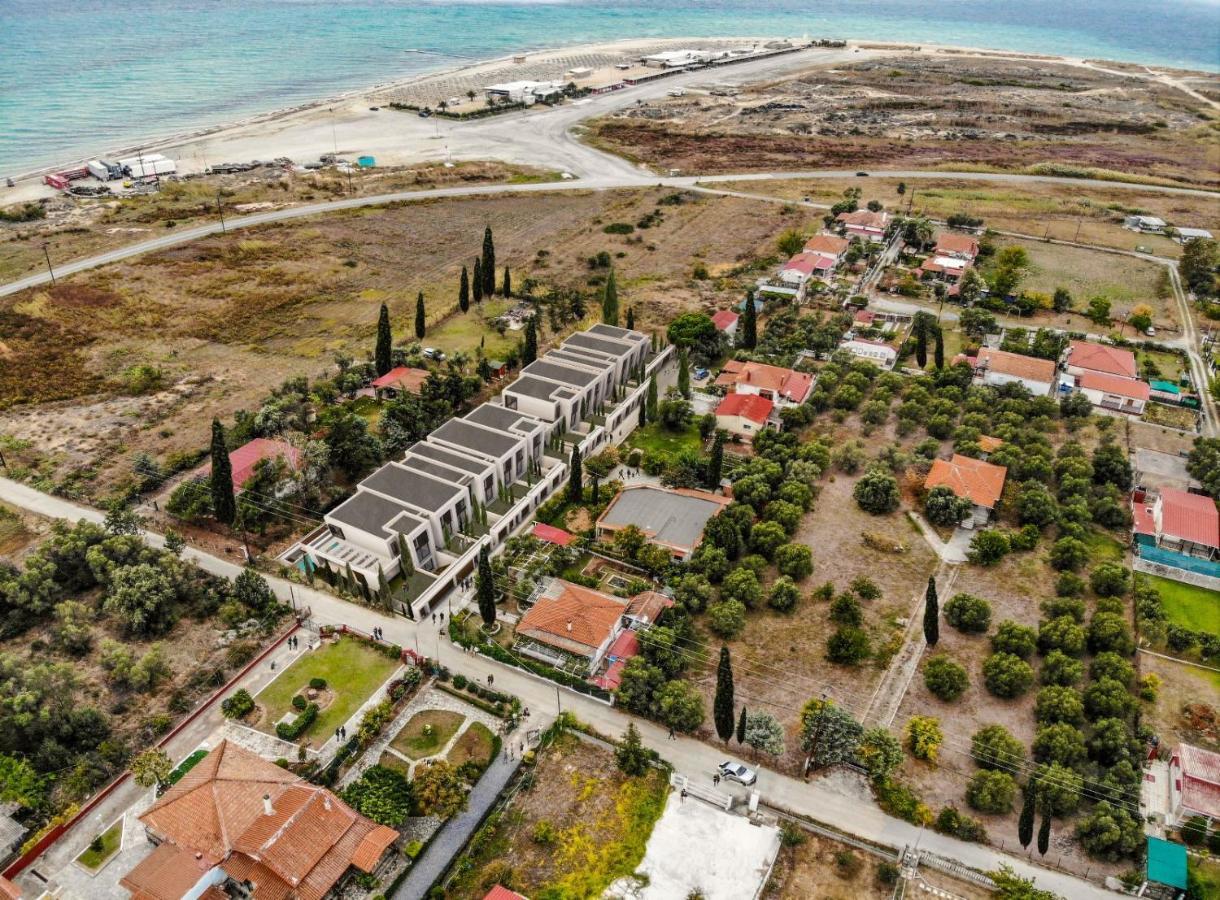Serene Seafront Villas Nea Iraklia Exterior photo